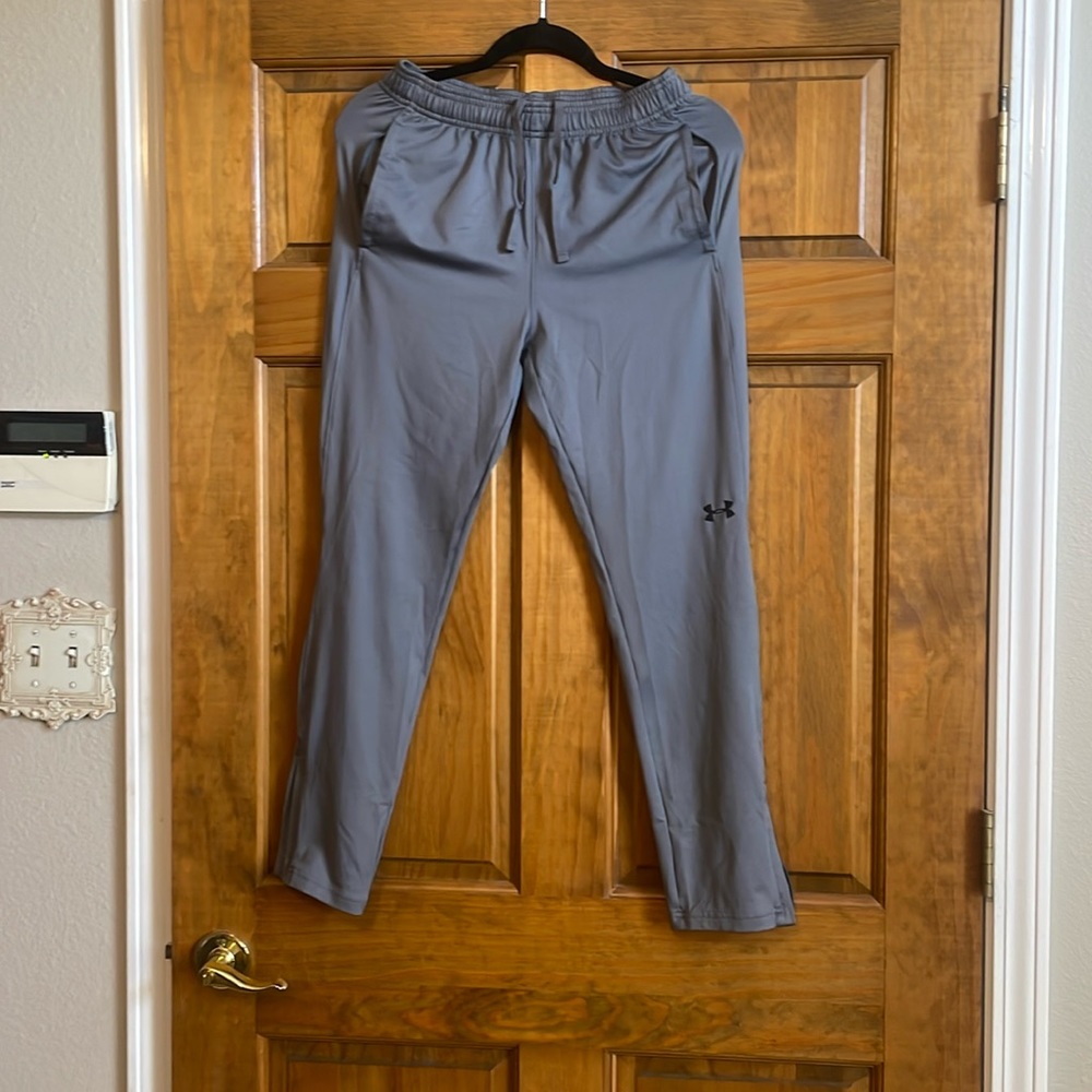 Youth under armour active pants.